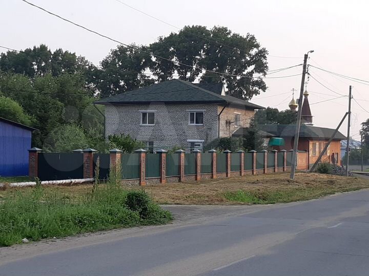 Коттедж 220 м² на участке 14 сот.