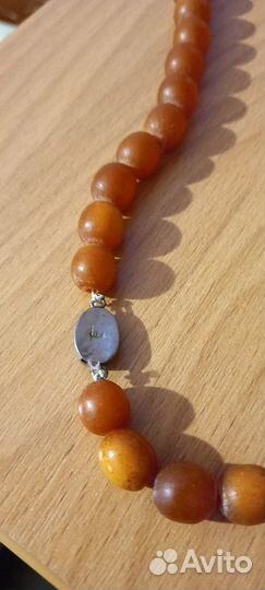 Старинные янтарные бусы