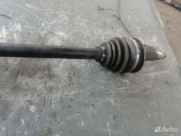 Привод передний правый Toyota Vitz KSP90 1KR