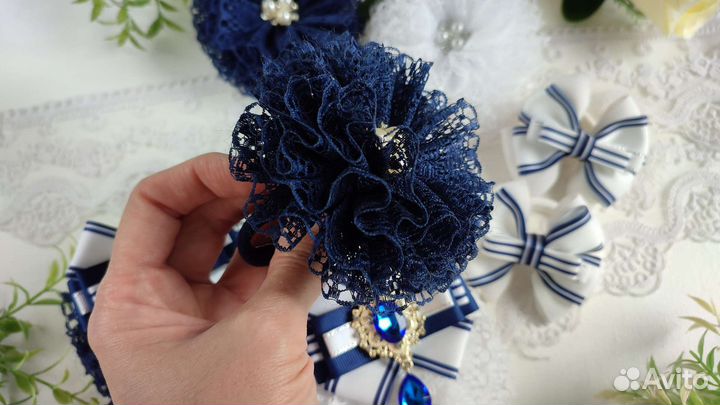 Школьные банты и брошь галстук