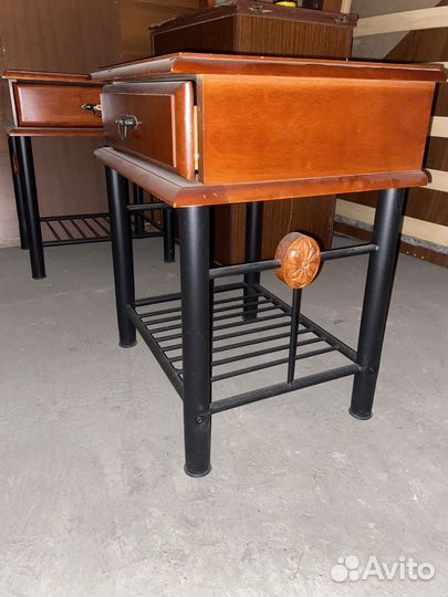 Тумбочка прикроватная из массива