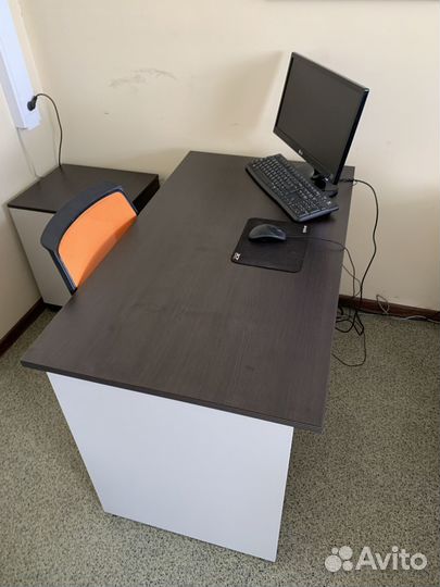 Письменный стол