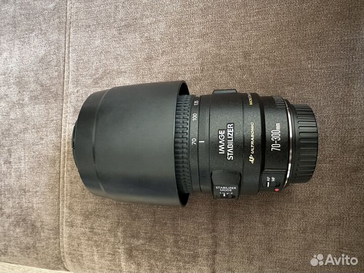 Объектив Canon EF 70-300mm f/4-5.6 IS USM, черный