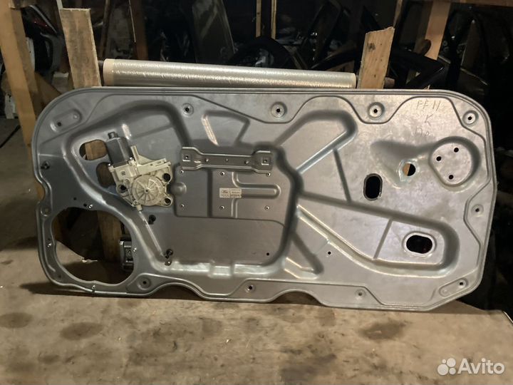 Стеклоподъемник передний правый Ford Focus 2