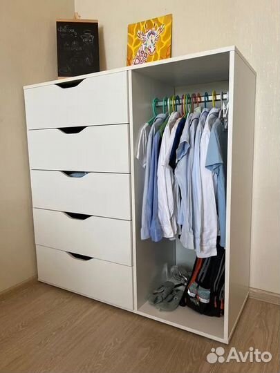 Комод для оджеды с вешалкой, новый