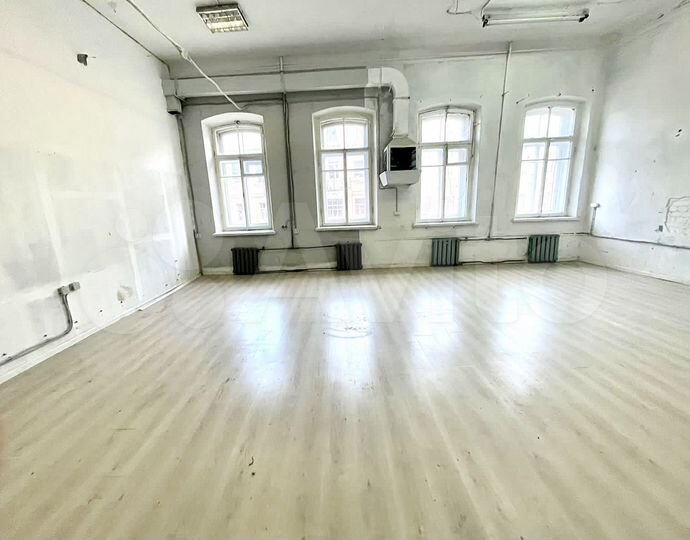 Собственник. Лифт. 134 м² Танцы. Швейное. Творчечт