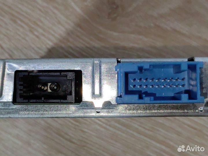 Модуль ZGW Bmw 5 F10 N63B44 2011