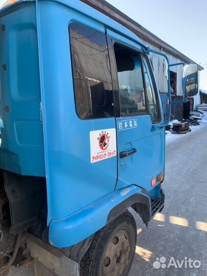 Кабина Nissan Diesel UD mk210 в сборе