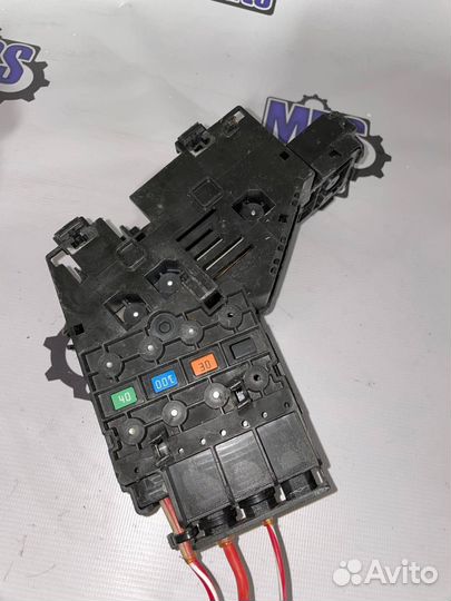 Блок предохранителей передний Mercedes-Benz