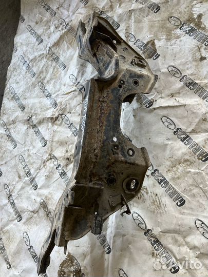 Подрамник задний Nissan Avenir