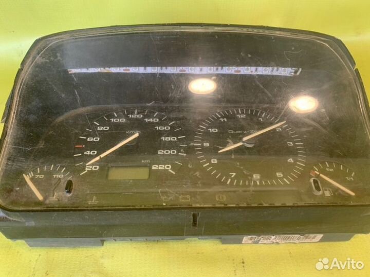 Панель приборов Volkswagen Golf 3