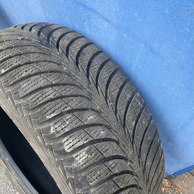 Goodyear UltraGrip 225/55 R17 101T