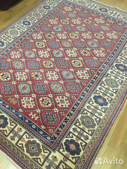 Ковер шерстяной новый