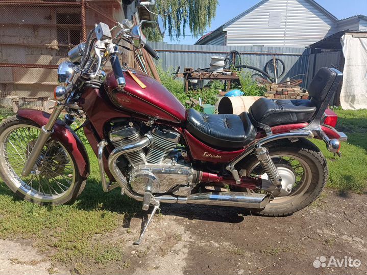 Suzuki intruder 400