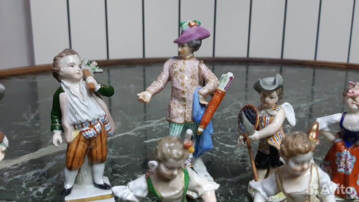 Статуэтка фарфоровая