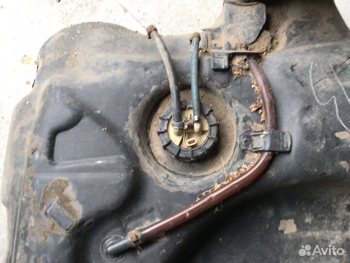 Топливный бак Golf 2