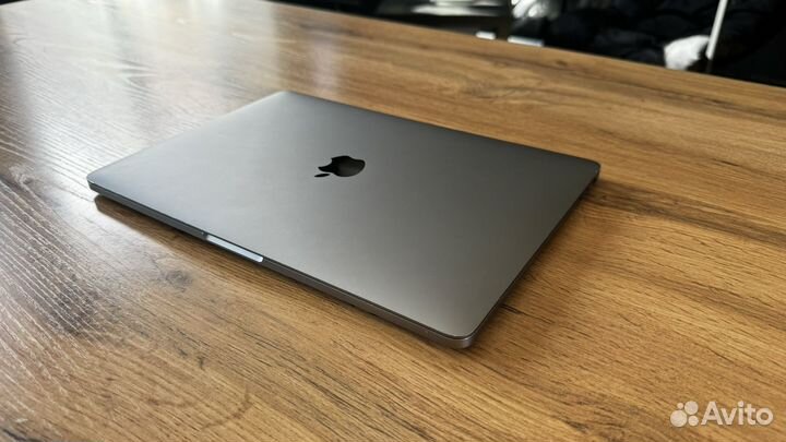 Macbook pro 13 2020 i7/16/256