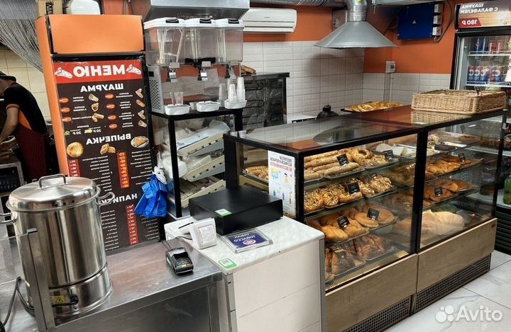 Шаурма 24 Пекарня в оживленном районе