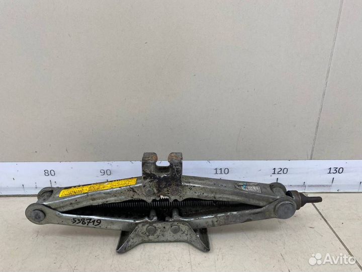 Домкрат Toyota Corolla E120 2001-2007