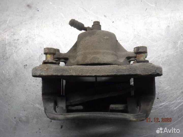 Суппорт передний левый Hyundai Sonata G4JP 2005