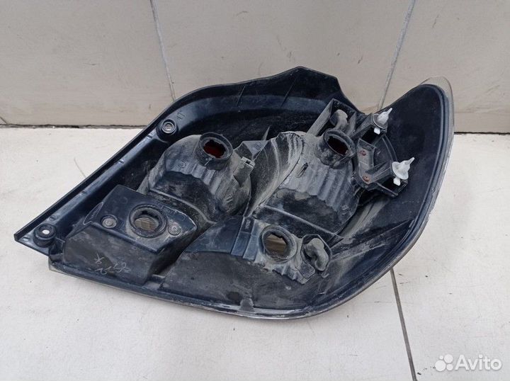 Фонарь задний левый Mitsubishi Outlander