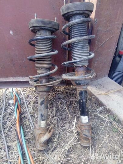 Амортизатор Субару