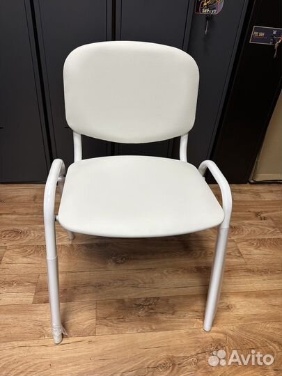 Стул белый медицинский