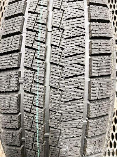 Kapsen SnowShoes AW33 255/50 R20 123T