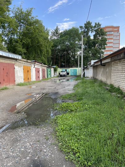 Гараж, > 30 м²