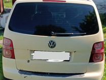 Volkswagen Touran 1.9 AMT, 2007, битый, 370 000 км, с пробегом, цена 345 000 руб.