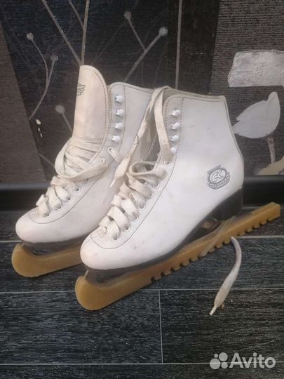 Коньки фигурные 37 размер