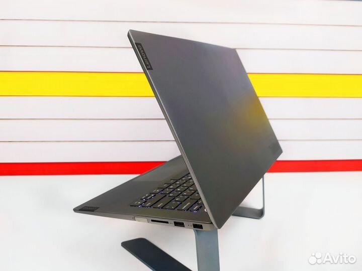 Ноутбук Lenovo на i7 / 16Gb / 512Gb