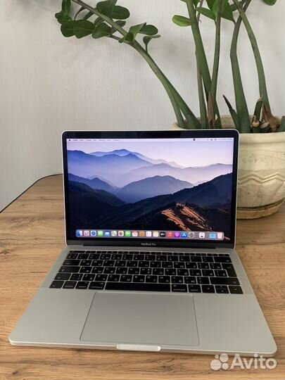 MacBook Pro 13 2017 i5 8gb 256gb практичный
