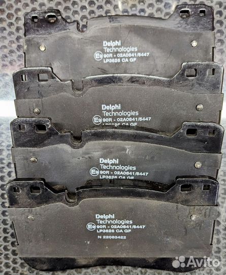 Комплект передних тормозных колодок Delphi LP3626