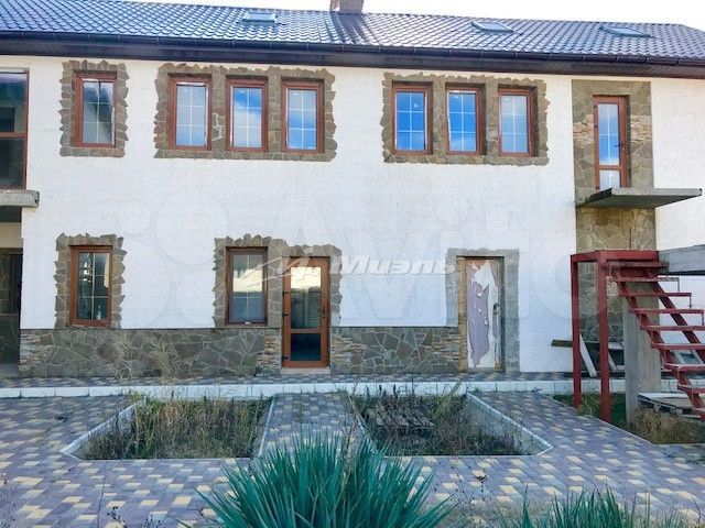 Дом 380 м² на участке 6 сот.