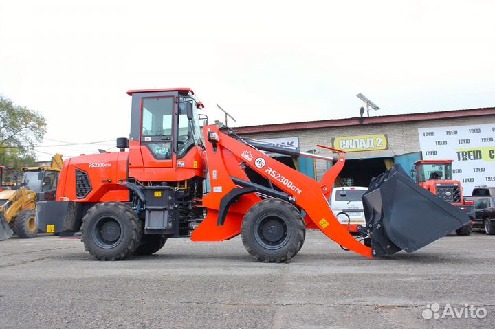 Фронтальный погрузчик Redstar 2300GTS, 2023