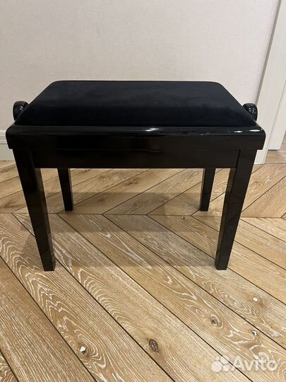 Банкетка для пианино