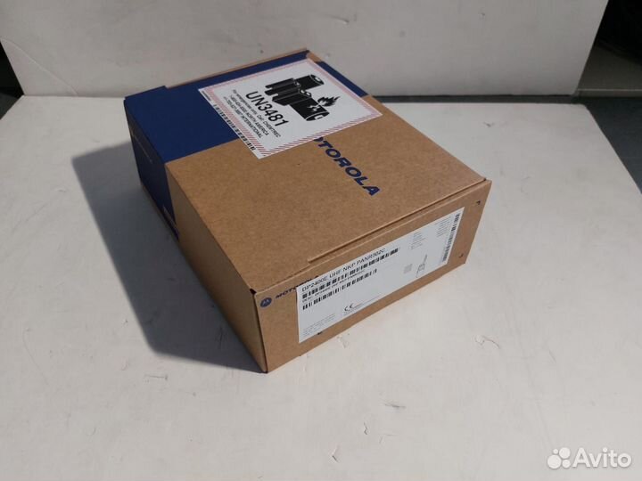 Цифровая носимая радиостанция Motorola DP2400E