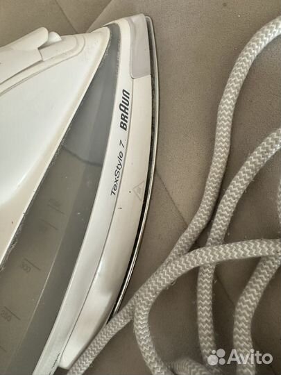 Продаю белый чайник Maunfeld