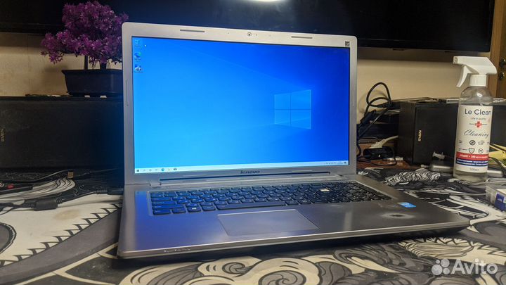 Lenovo. 17,3' FullHD/I5 4200M/12gb/sshd 1tb