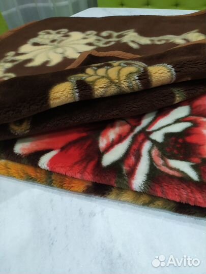 Плед покрывало одеяло лёгкое Б/У плюшевый 160х200