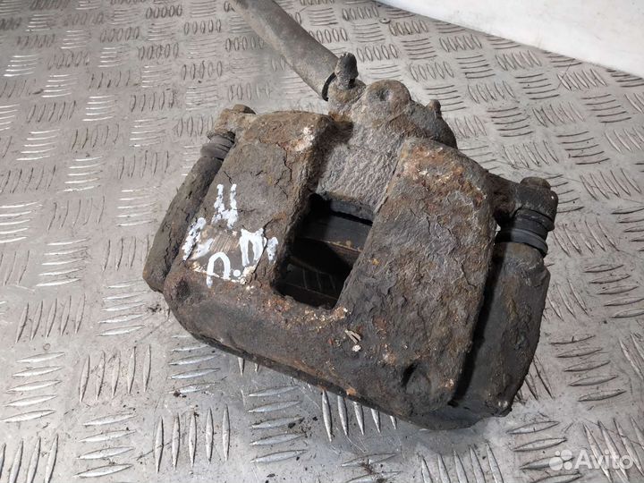 Суппорт передний правый Citroen C4