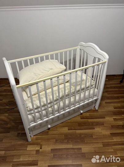 Детская кроватка