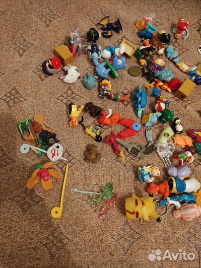 Старые киндеры и фигурки