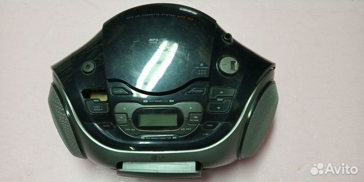 На запчасти магнитолу LG LPC53-X0