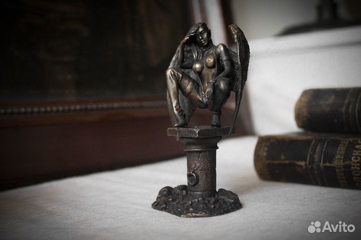 Статуэтка из бронзы - Лилит на перепутье