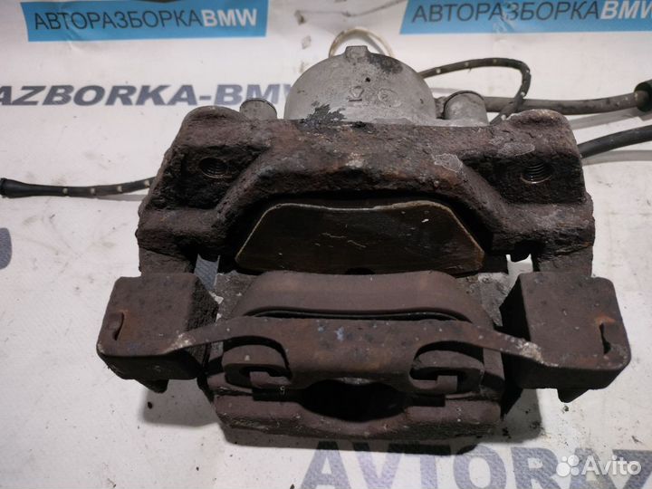 Суппорт тормозной передний левый правый BMW 5-сери