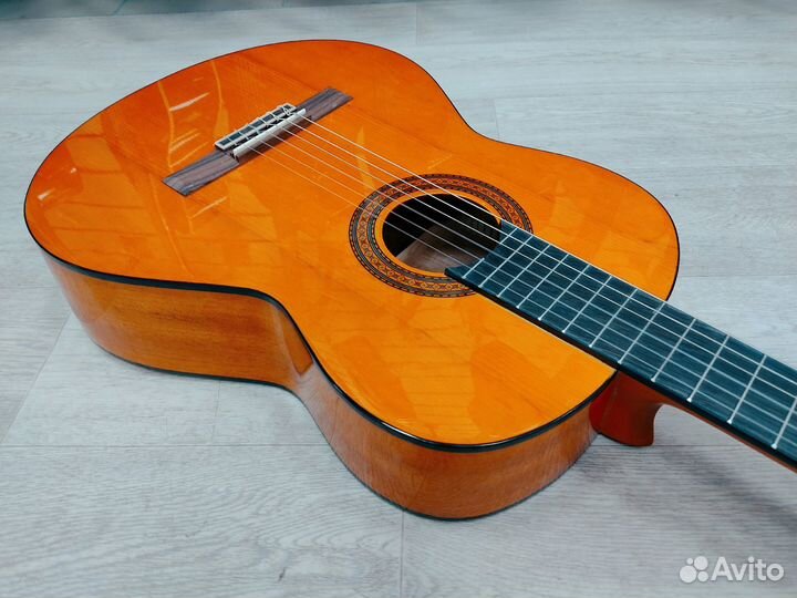 Классическая гитара новая Yamaha С 40