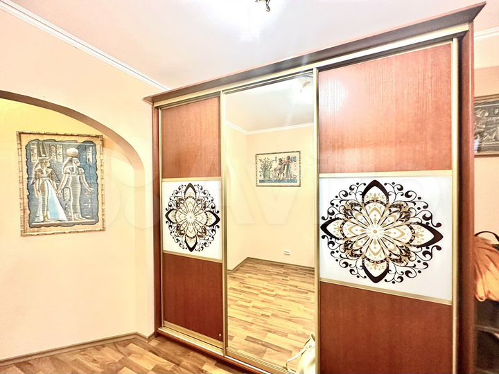 2-к. квартира, 74 м², 2/10 эт.