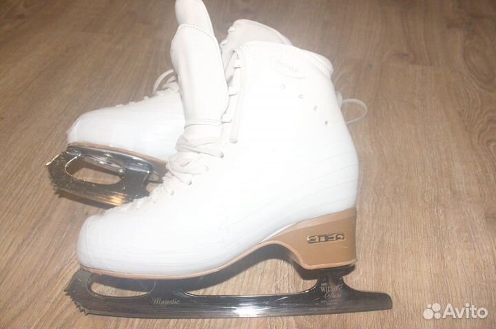 Фигурные коньки edea chorus 235